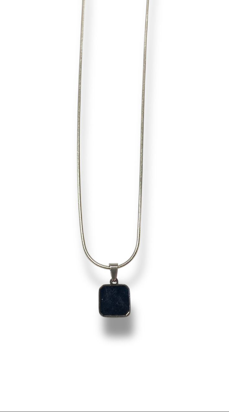 ONYX  SQUARE PENDANT